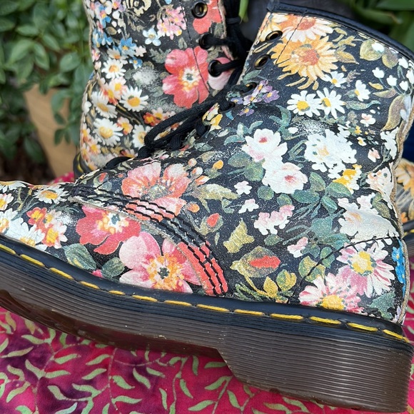 🏴 Dr. Martens MIE Sienna Miller Floral Boots UK 4 - Picture 9 of 17